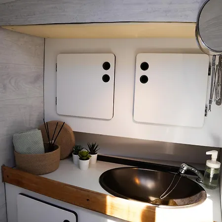 The Classic Sailboat Retreat Lisbona