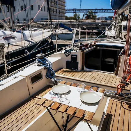 Ботель The Classic Sailboat Retreat