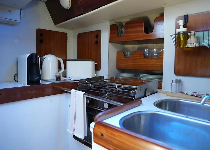 The Classic Sailboat Retreat