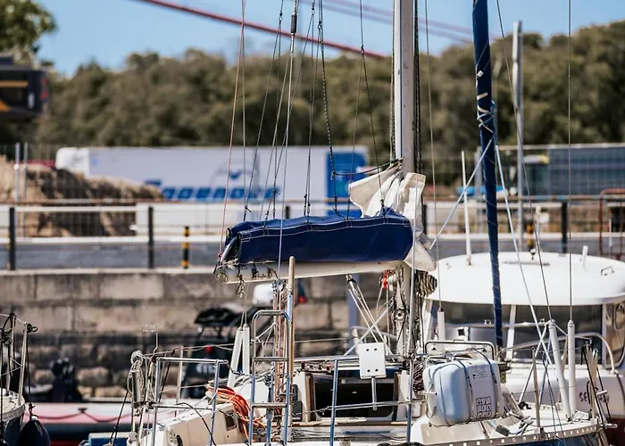 The Classic Sailboat Retreat Lisboa