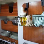 The Classic Sailboat Retreat Hotel na wodzie *