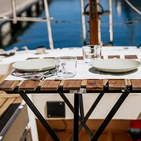 Botel The Classic Sailboat Retreat Lisbona