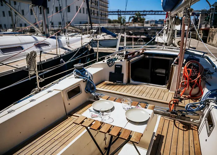 Botel The Classic Sailboat Retreat